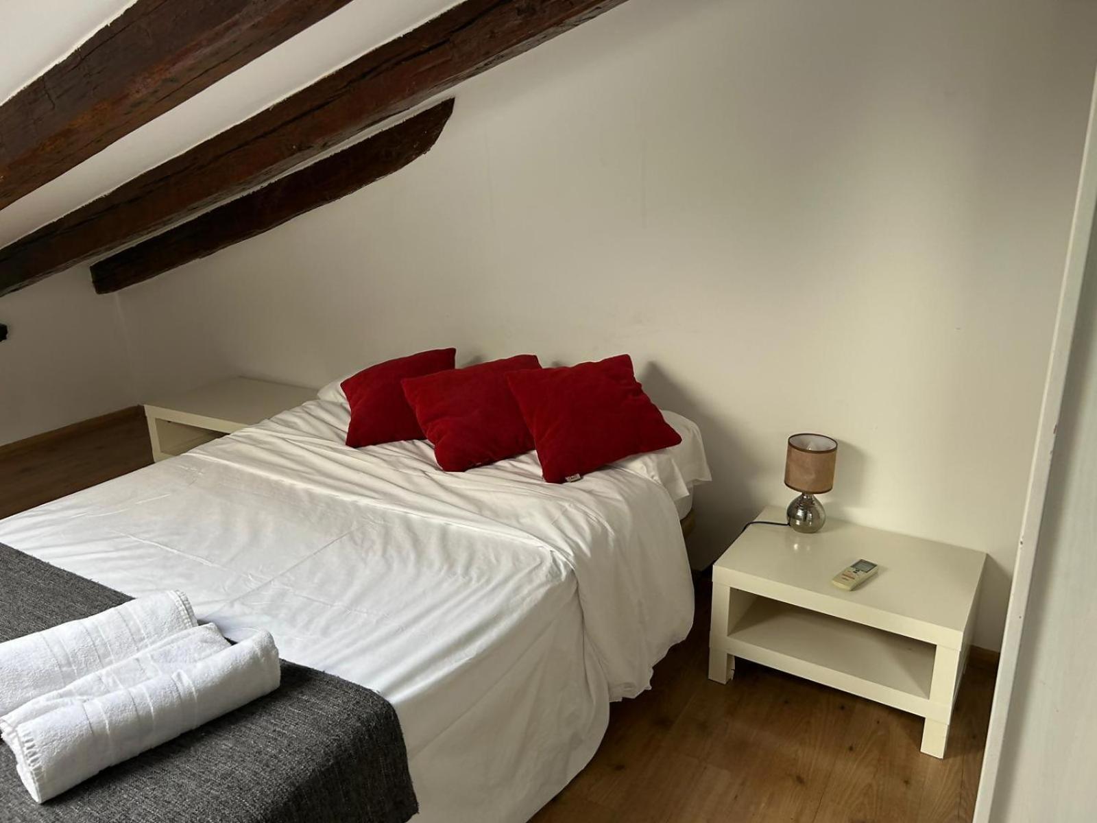 Comodo Atico En Tirso De Molina มาดริด ภายนอก รูปภาพ